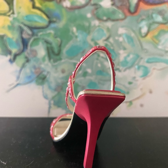 Just the right shoe by Raine - Picture 2 of 5